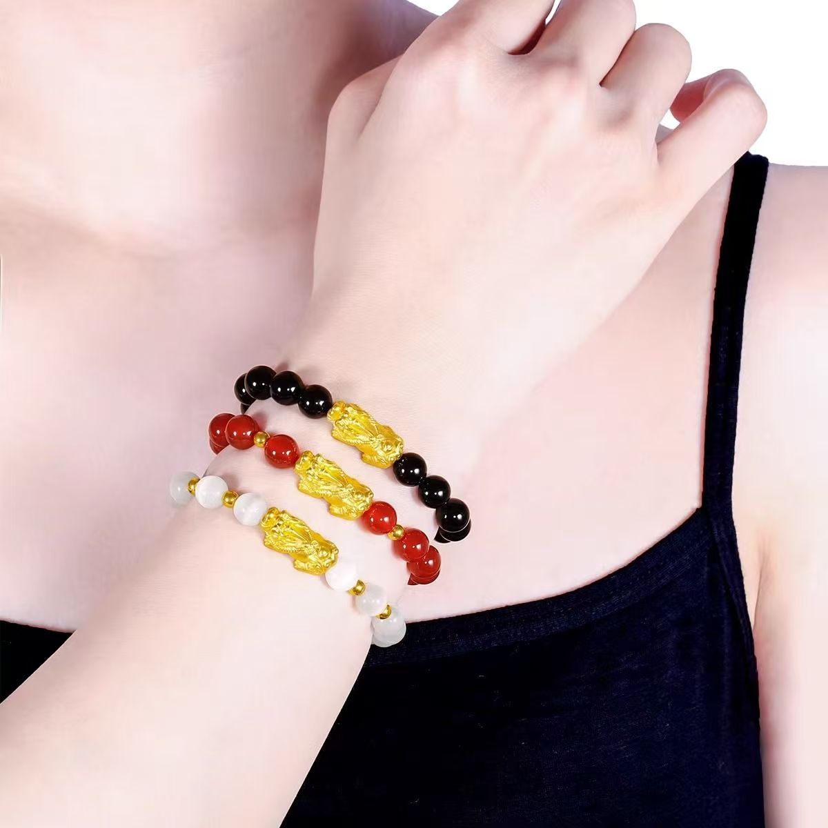 Piuxiu with agate bracelet(getting richer vibe)
