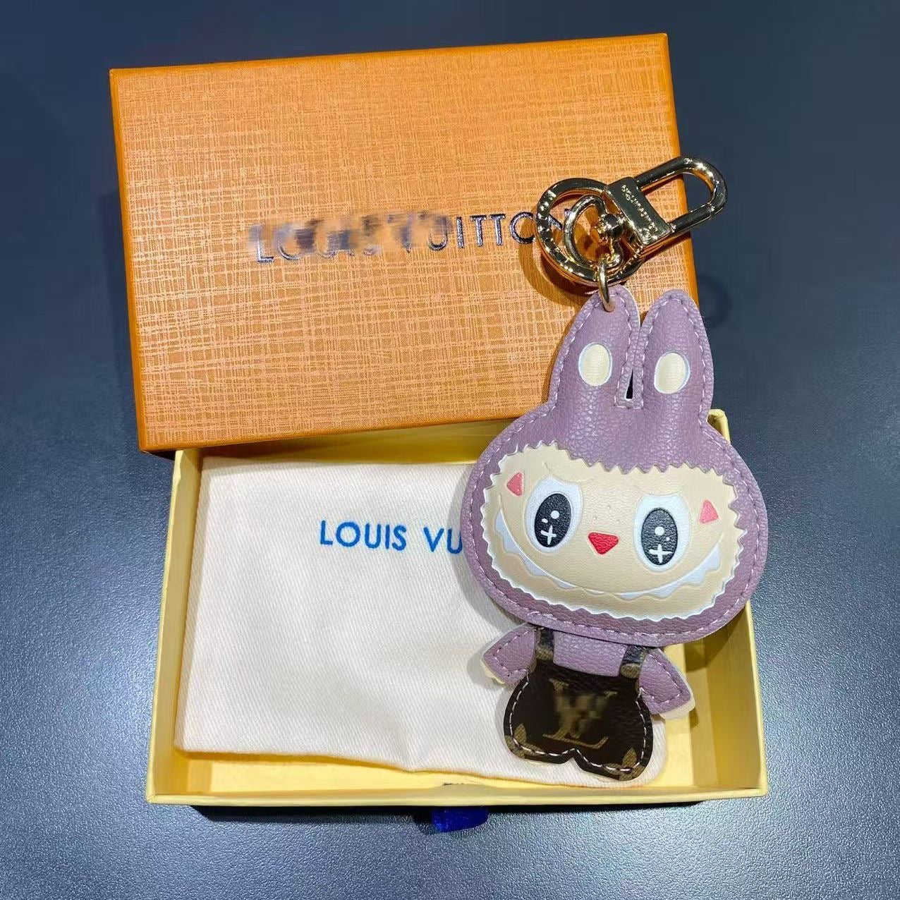 Labubu keychain with lulu logo(without box)