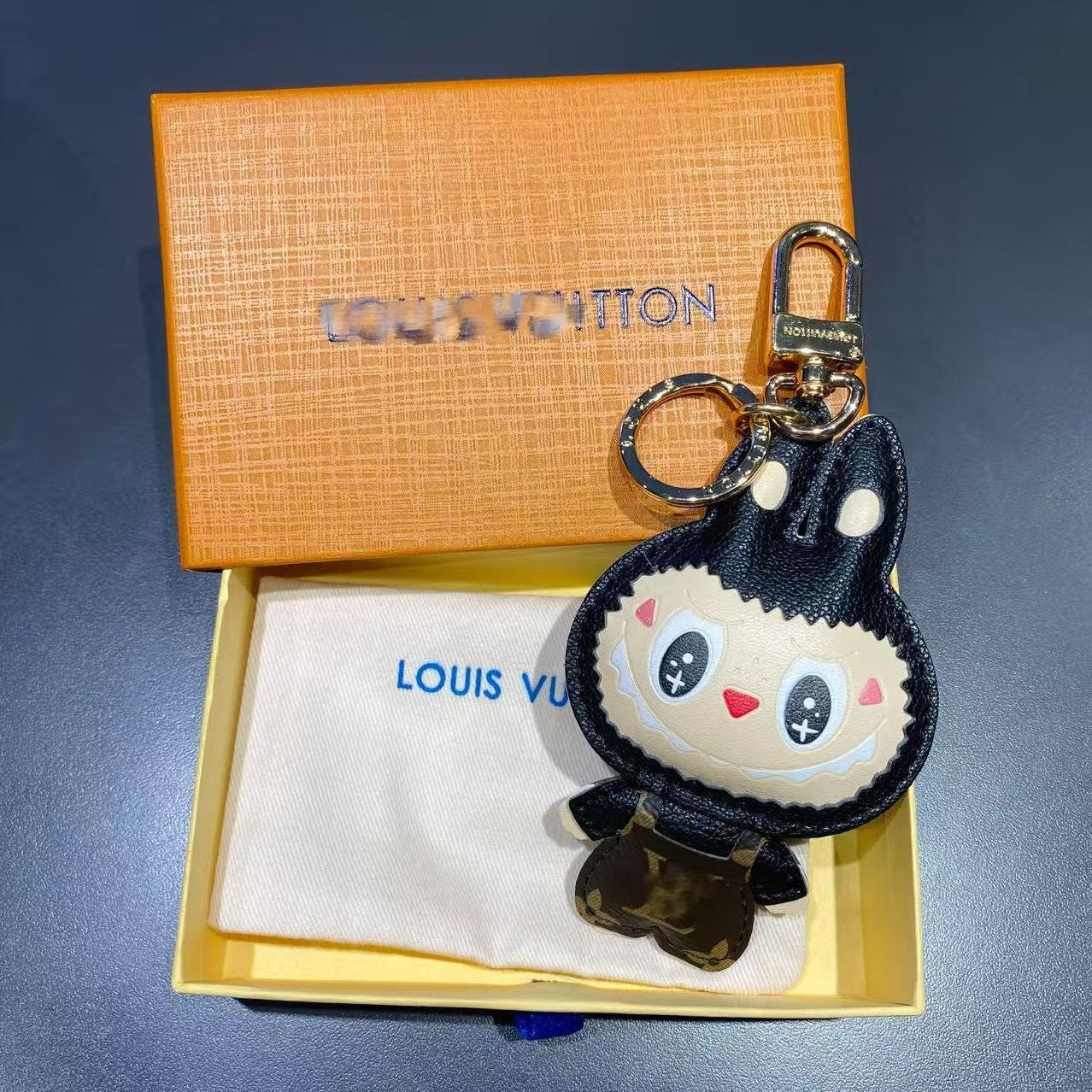 Labubu keychain with lulu logo(without box)