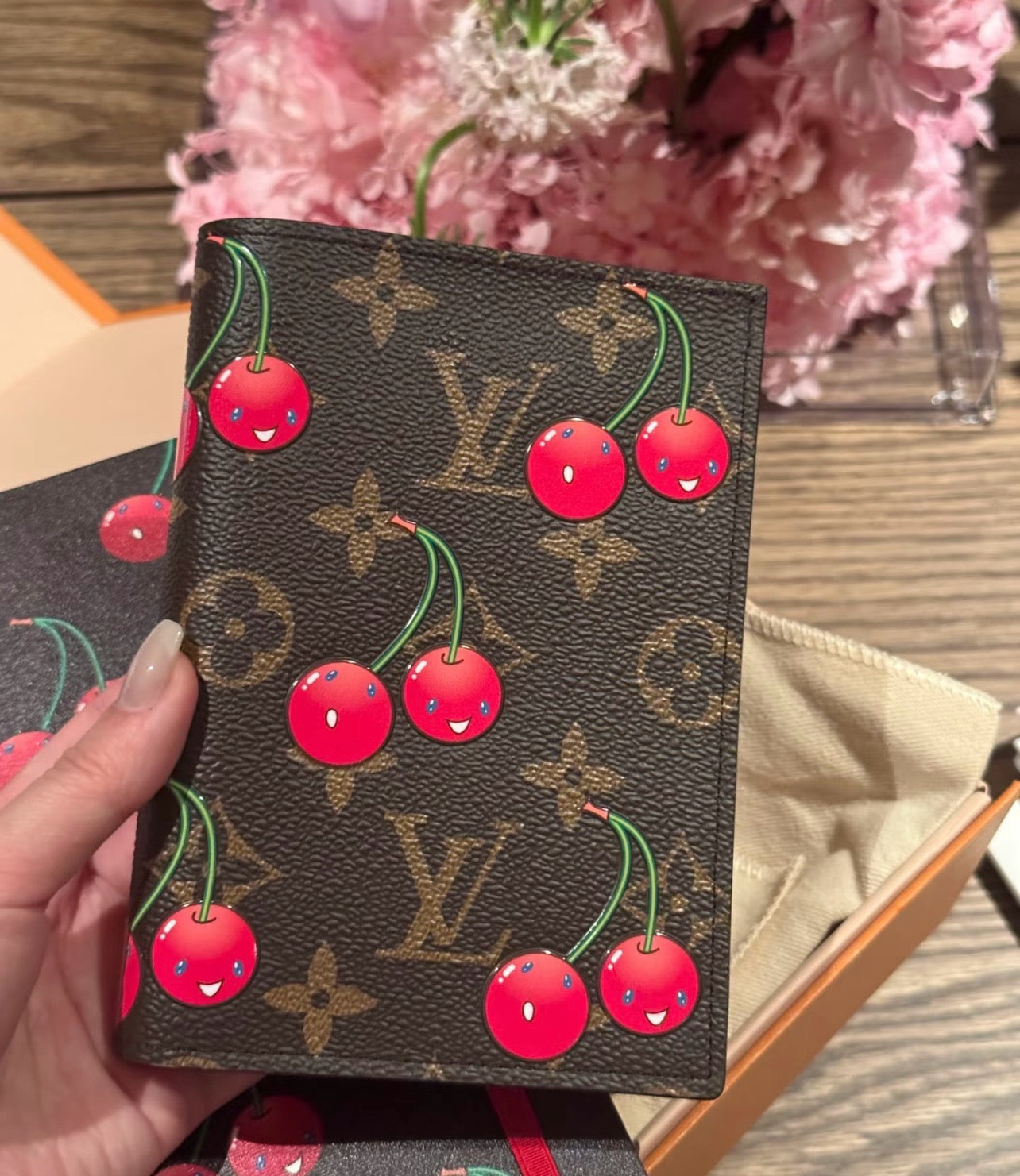 Lulu Design mini bag for Passport